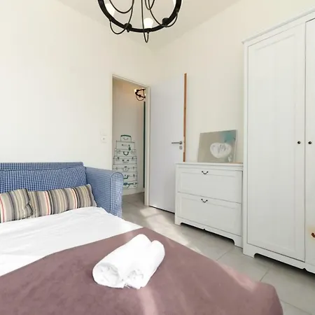 Coquelicot Five Stars Holiday House Apartment *