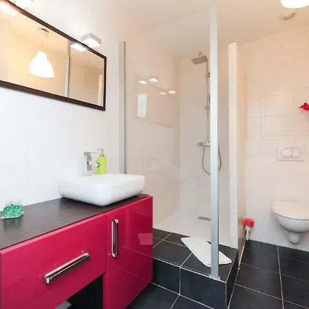 Coquelicot Five Stars Holiday House * 니스